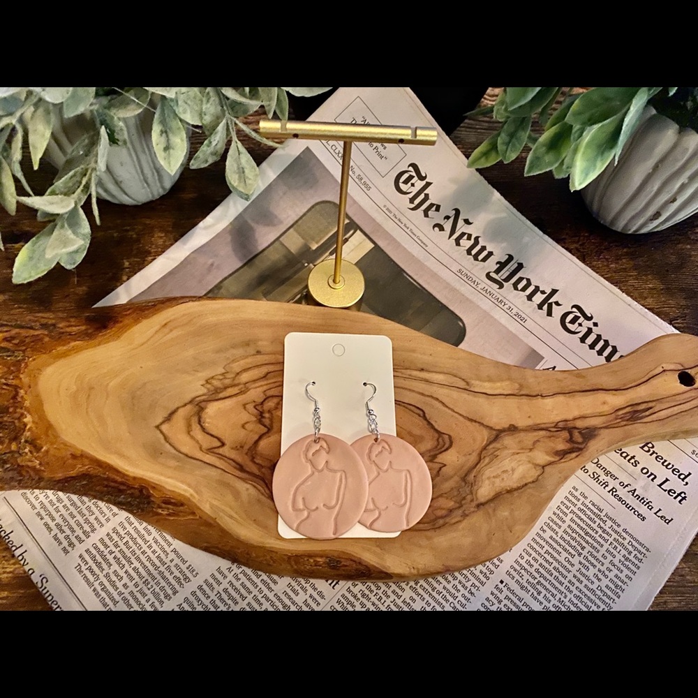 Handmade Clay Earrings | God is a Woman | Venus - Picture 7 of 8